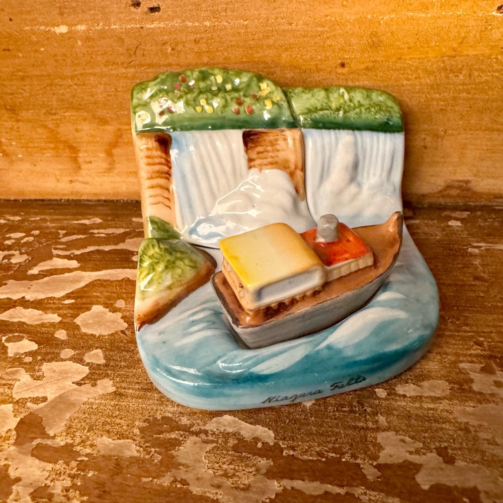 Niagara Falls Ceramic Salt & Pepper Shakers Souvenir with Boat Vintage